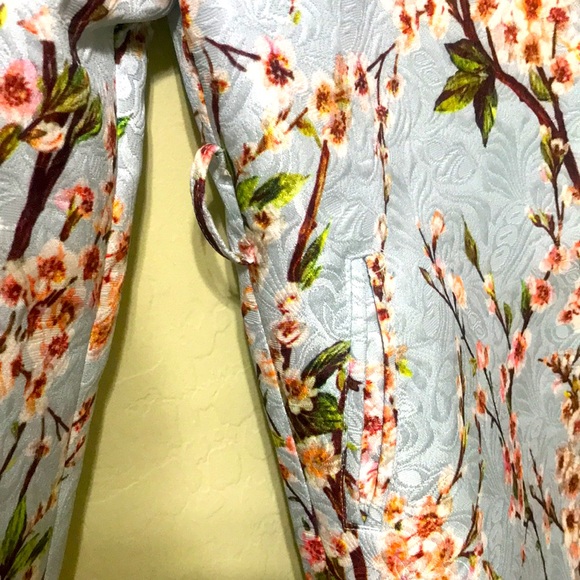 Print Jacket - Picture 2 of 3